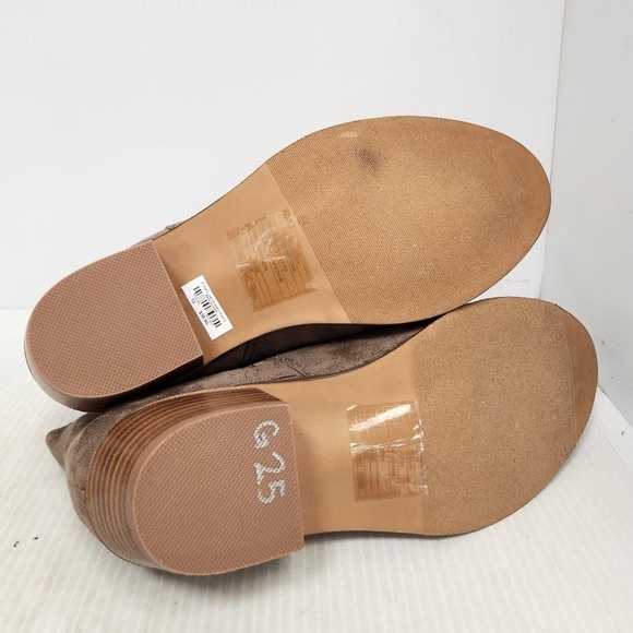 Torrid Low Dip Ankle Booties - Picture 8 of 9